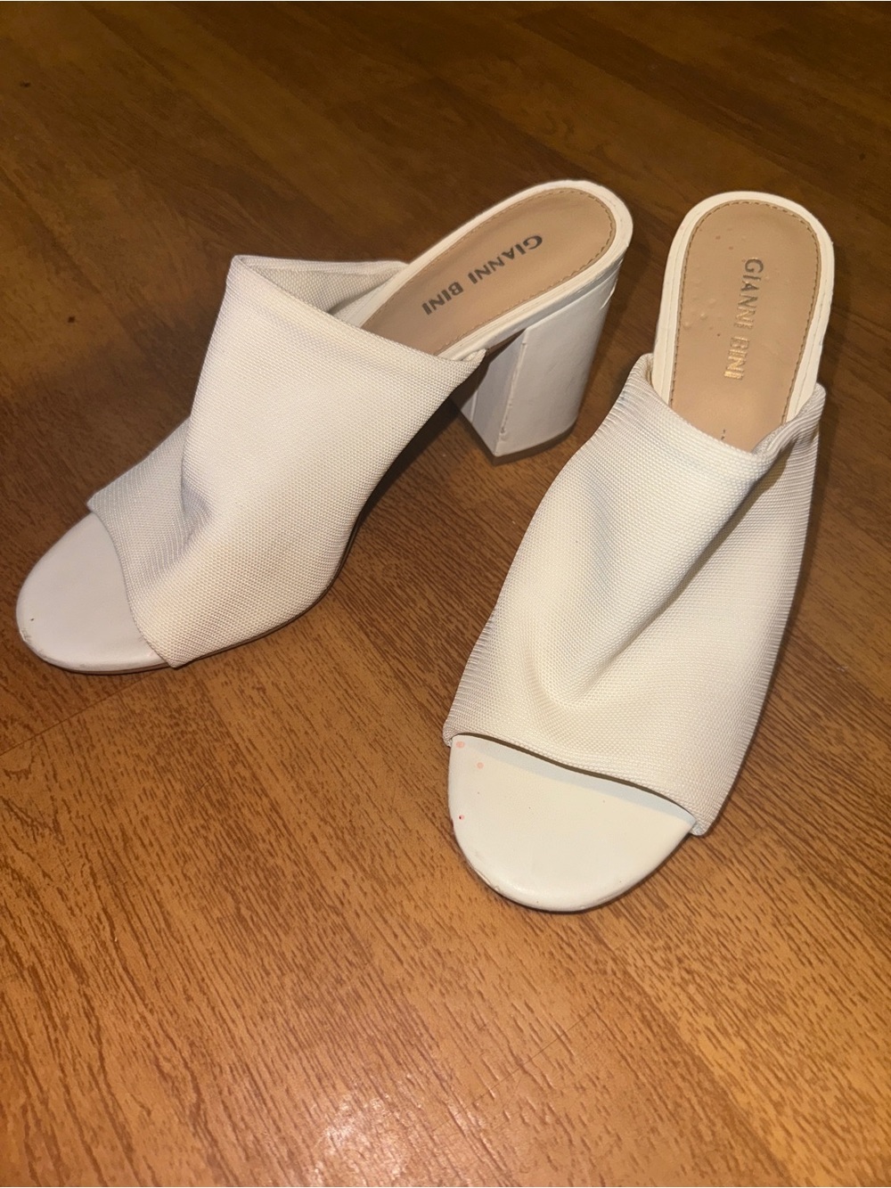 Gianni Bini white Cream Mules heels